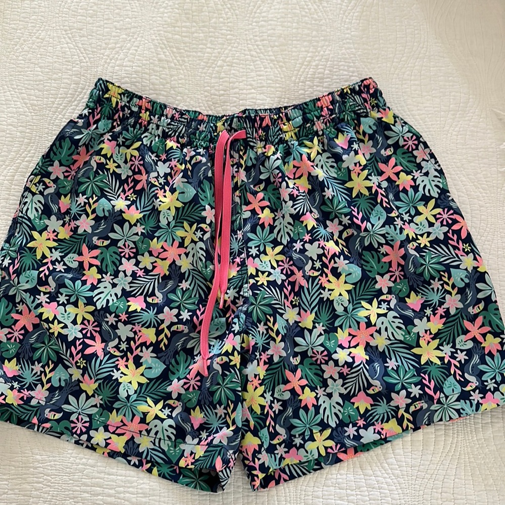 |Chubbies| The Bloomerangs 5.5” Swim Trunks, L
